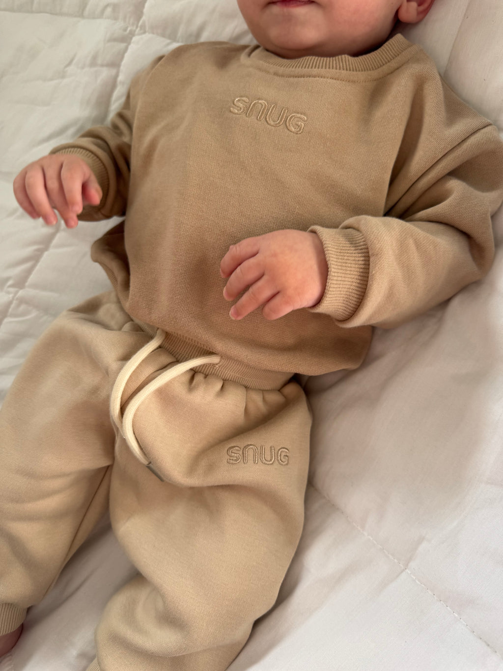 SNUG Essentials - Crew sweatshirt